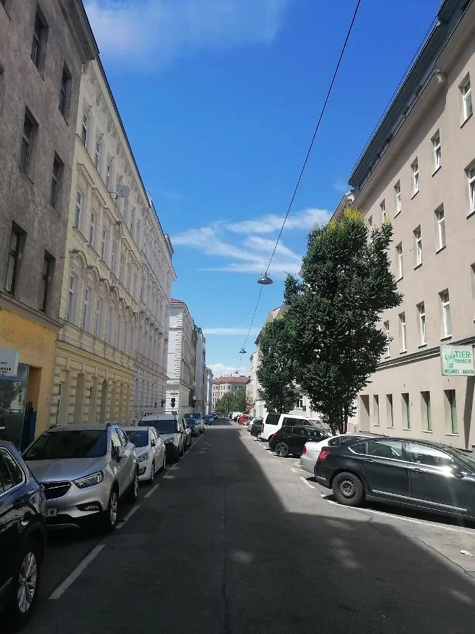 City Apartment Mit Direktzugang Vienna Austria